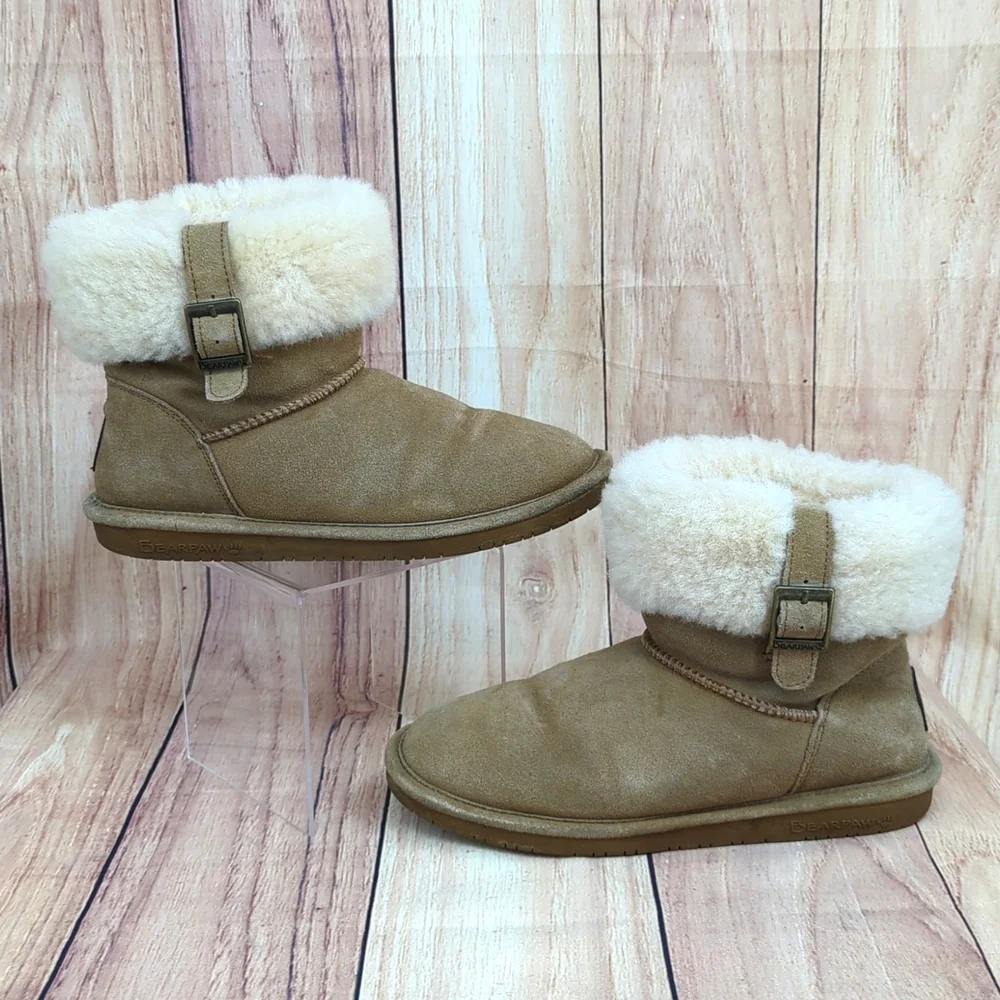BearPaw Abby Boots Hickory Suede Sheepskin Shearling Collar Buckle Sz 9